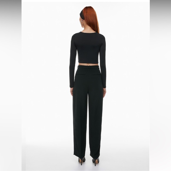 Babaton Ribbed Contour Crew Cropped Longsleeve Top - Picture 13 of 14